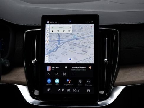 Certified 2025 Volvo XC90 B6 Plus image 21