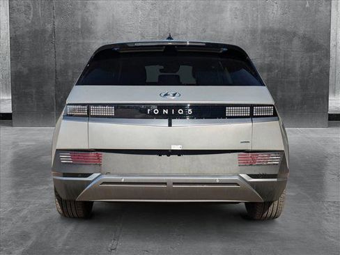 New 2024 Hyundai Ioniq 5 SEL image 8
