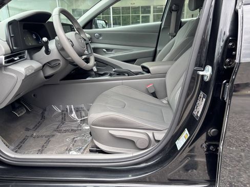 Used 2026 Hyundai Elantra Sport FWD image 25