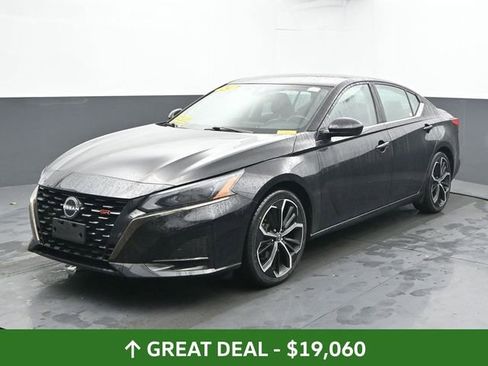 Used 2024 Nissan Altima 2.5 SR image 7