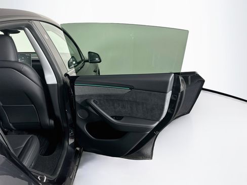 Used 2026 Tesla Model Y AWD image 29