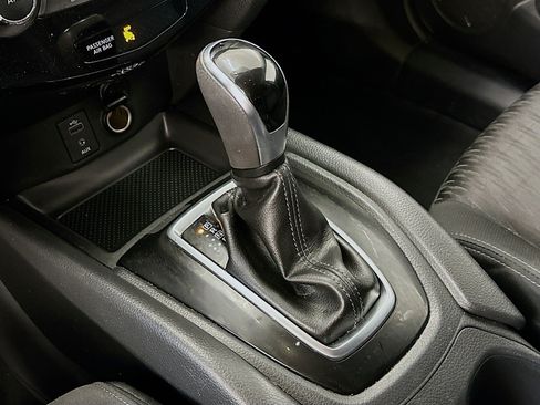 Used 2017 Nissan Rogue S image 24