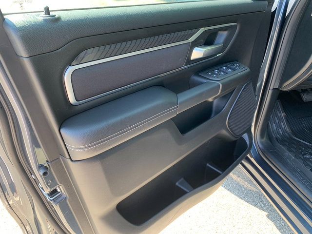 New 2026 RAM 1500 4x4 Crew Cab image 15