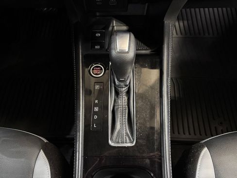 Used 2022 Nissan Kicks SR w/ Premium Package FWD image 20