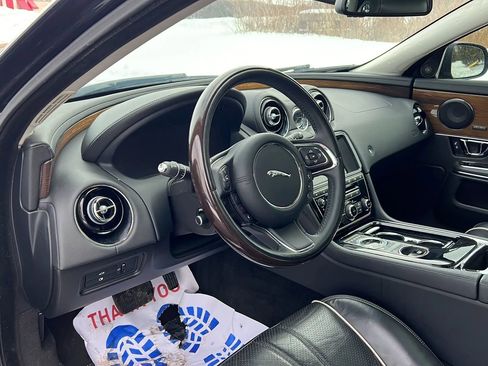 Used 2016 Jaguar XJ Supercharged image 10