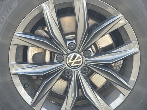 Certified 2024 Volkswagen Tiguan SE AWD/4WD image 11