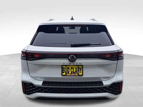 New 2026 Volkswagen Tiguan SEL R-Line AWD/4WD image 4