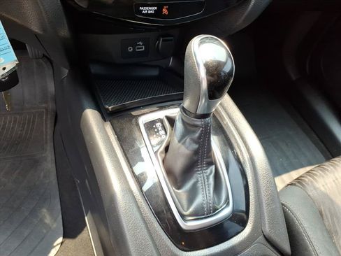 Used 2018 Nissan Rogue S FWD image 24