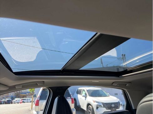 Used 2023 Nissan Ariya FWD image 23