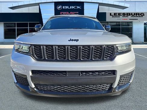 Used 2025 Jeep Grand Cherokee L Altitude image 2