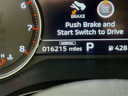 Used 2025 Mitsubishi Outlander SE image 13