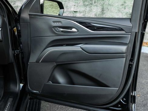 Used 2023 Cadillac Escalade ESV V image 13