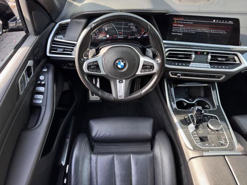 Used 2022 BMW X7 xDrive40i w/ M Sport Package image 26