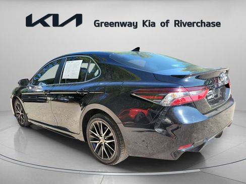 Used 2024 Toyota Camry SE image 4