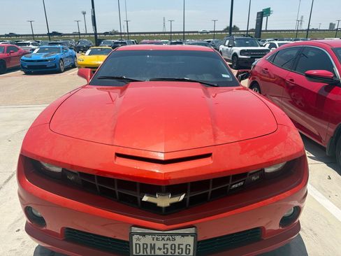 Used 2013 Chevrolet Camaro SS RWD image 2