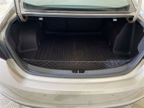 Used 2022 Chevrolet Malibu LT image 30