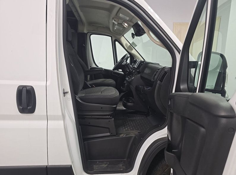 Used 2025 RAM ProMaster 2500 w/ U-Haul Equipment Group FWD image 12