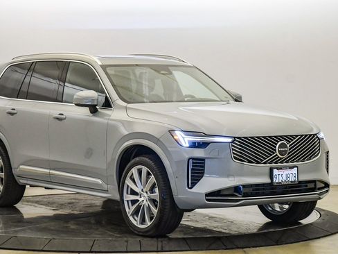 Certified 2025 Volvo XC90 B5 Plus w/ Protection Package Premier image 5