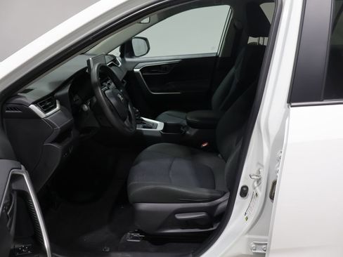 Used 2023 Toyota RAV4 LE AWD/4WD image 9