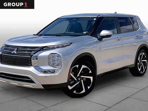 Used 2024 Mitsubishi Outlander SE FWD image 1