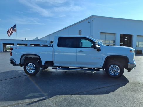 Used 2025 Chevrolet Silverado 2500 LT w/ Convenience Package AWD/4WD image 28