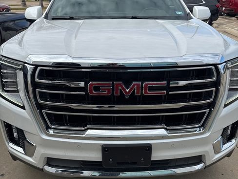Used 2022 GMC Yukon SLT w/ SLT Luxury Package image 6