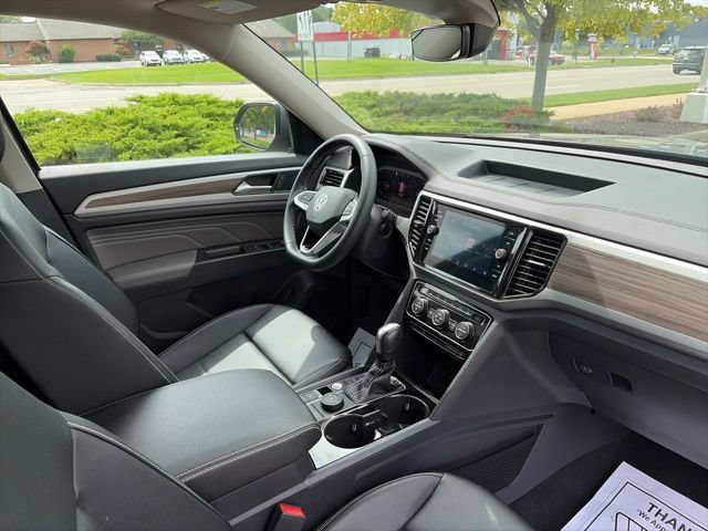 Used 2023 Volkswagen Atlas SEL AWD/4WD image 5