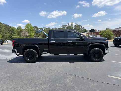 Used 2024 Chevrolet Silverado 2500 LTZ w/ LTZ Convenience Package AWD/4WD image 4