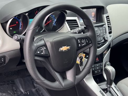 Used 2016 Chevrolet Cruze LT w/ Technology Package image 14