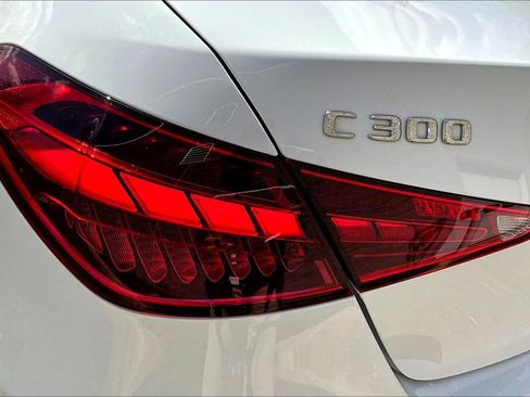 Used 2025 Mercedes-Benz C 300 4MATIC Sedan image 32