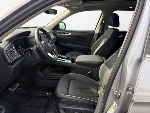 Used 2025 Volkswagen Atlas SEL Premium R-Line AWD/4WD image 9
