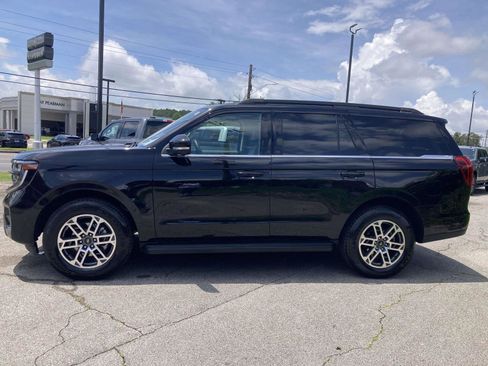 Used 2025 Ford Expedition Active RWD image 8
