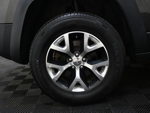Used 2014 Jeep Cherokee Trailhawk w/ Cold Weather Group AWD/4WD image 35