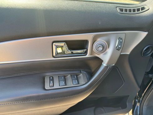 Used 2014 Lincoln MKX FWD image 11