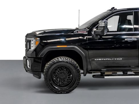Used 2020 GMC Sierra 2500 Denali w/ Denali Ultimate Package AWD/4WD image 11