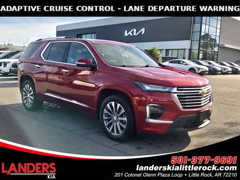 Used 2023 Chevrolet Traverse Premier image 1