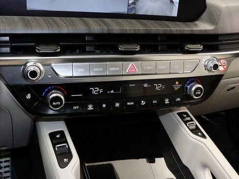 Used 2024 Kia Telluride SX AWD/4WD image 21