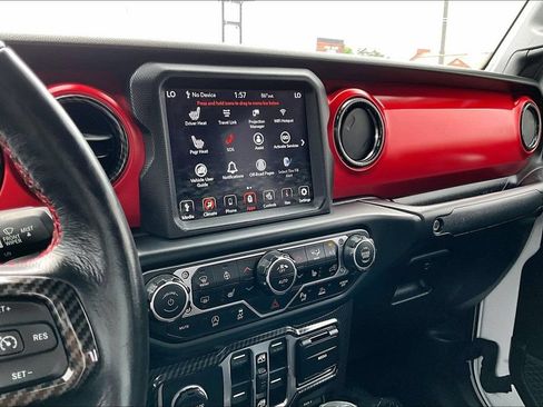 Used 2020 Jeep Gladiator Rubicon AWD/4WD image 16