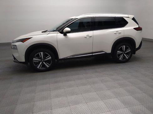 Used 2021 Nissan Rogue Platinum FWD image 2