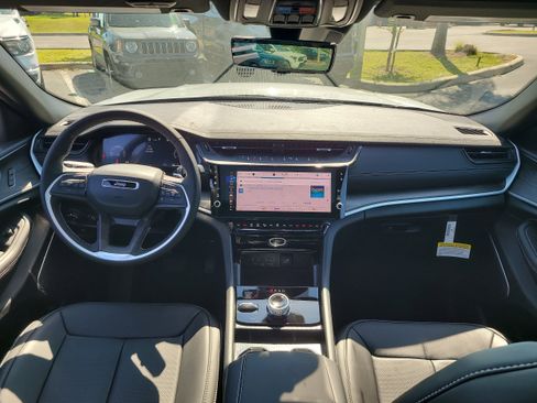 New 2026 Jeep Grand Cherokee L Limited AWD/4WD image 12