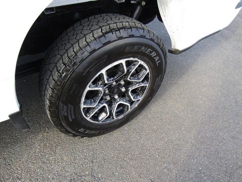 Used 2023 Ford F150 XLT w/ Equipment Group 302A High image 40