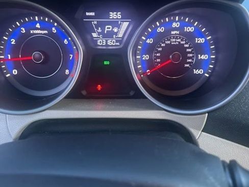 Used 2014 Hyundai Elantra SE FWD image 12