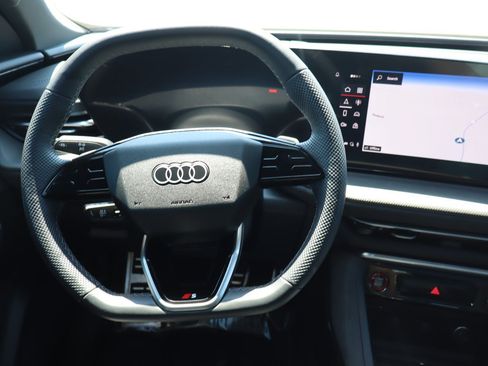 Used 2025 Audi SQ5 Premium Plus w/ Premium Plus Package AWD/4WD image 12