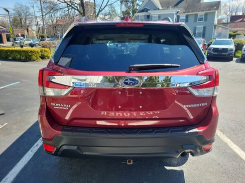 Used 2019 Subaru Forester Premium image 4