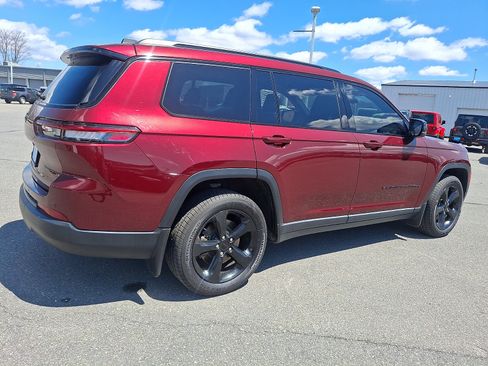 Used 2023 Jeep Grand Cherokee L Laredo AWD/4WD image 6