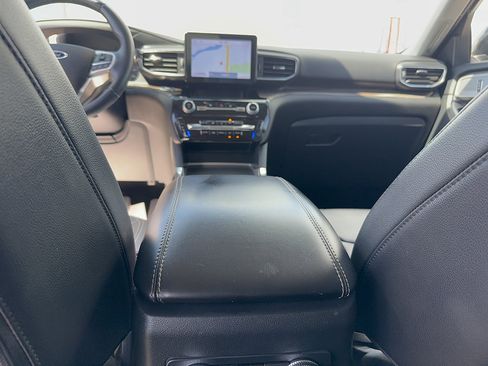 Certified 2022 Ford Explorer Limited RWD image 31
