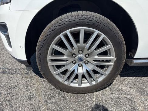 Used 2022 Ford Expedition Max Limited AWD/4WD image 22