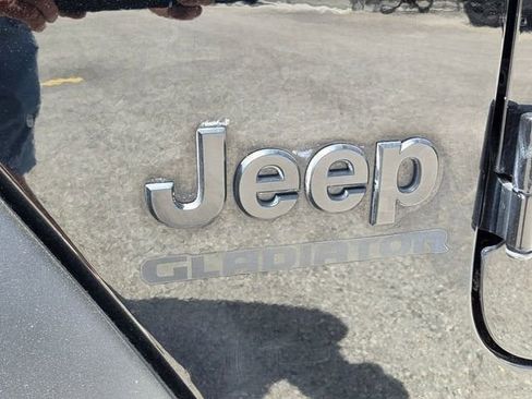 Used 2020 Jeep Gladiator Sport w/ Quick Order Package 24S AWD/4WD image 11