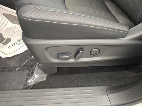 Used 2025 Nissan Pathfinder SV AWD/4WD image 37