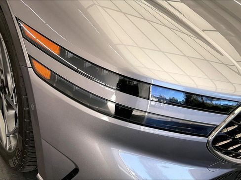 Used 2023 Genesis G90 3.5T image 28